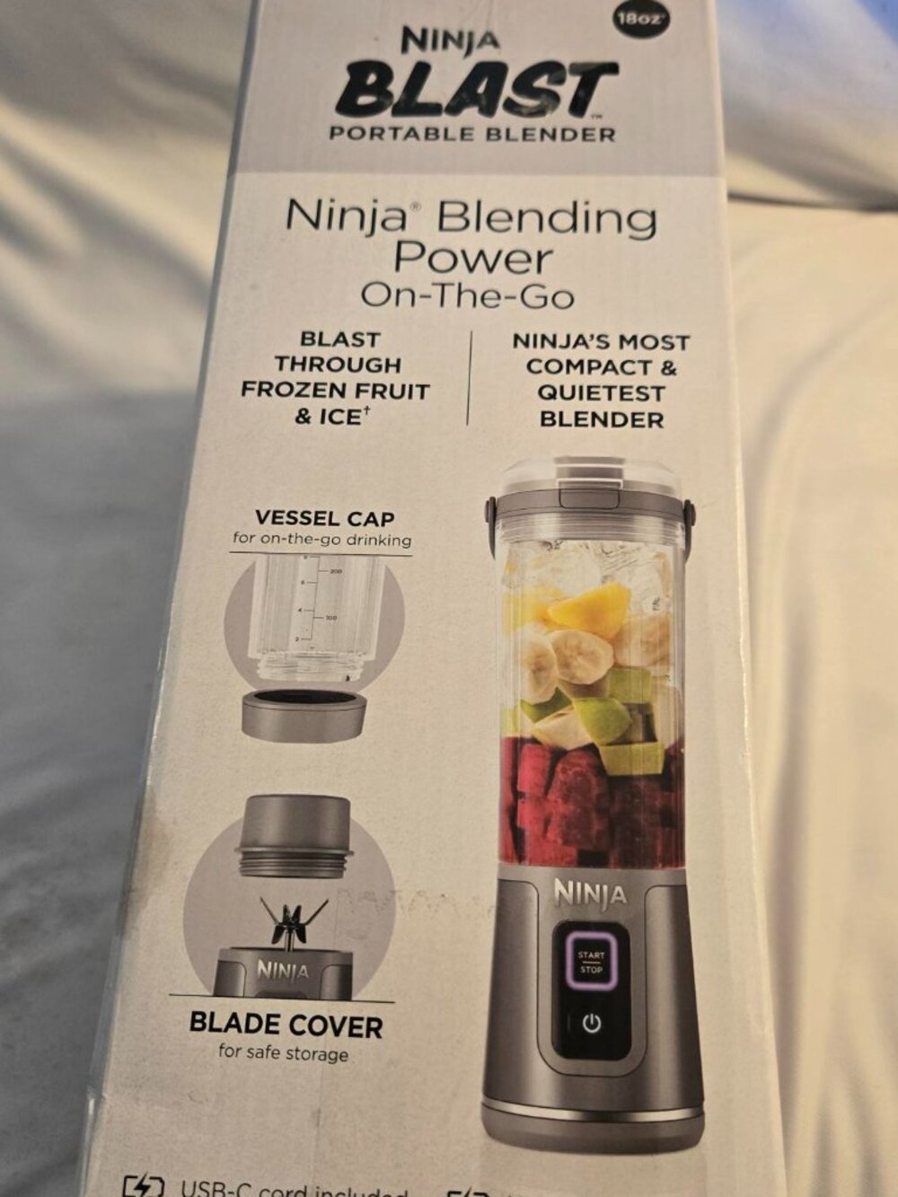 Ninja Blast Portable Blender & Accessories (2) Lids (2) 18oz Blender Cups - Picture 4 of 5